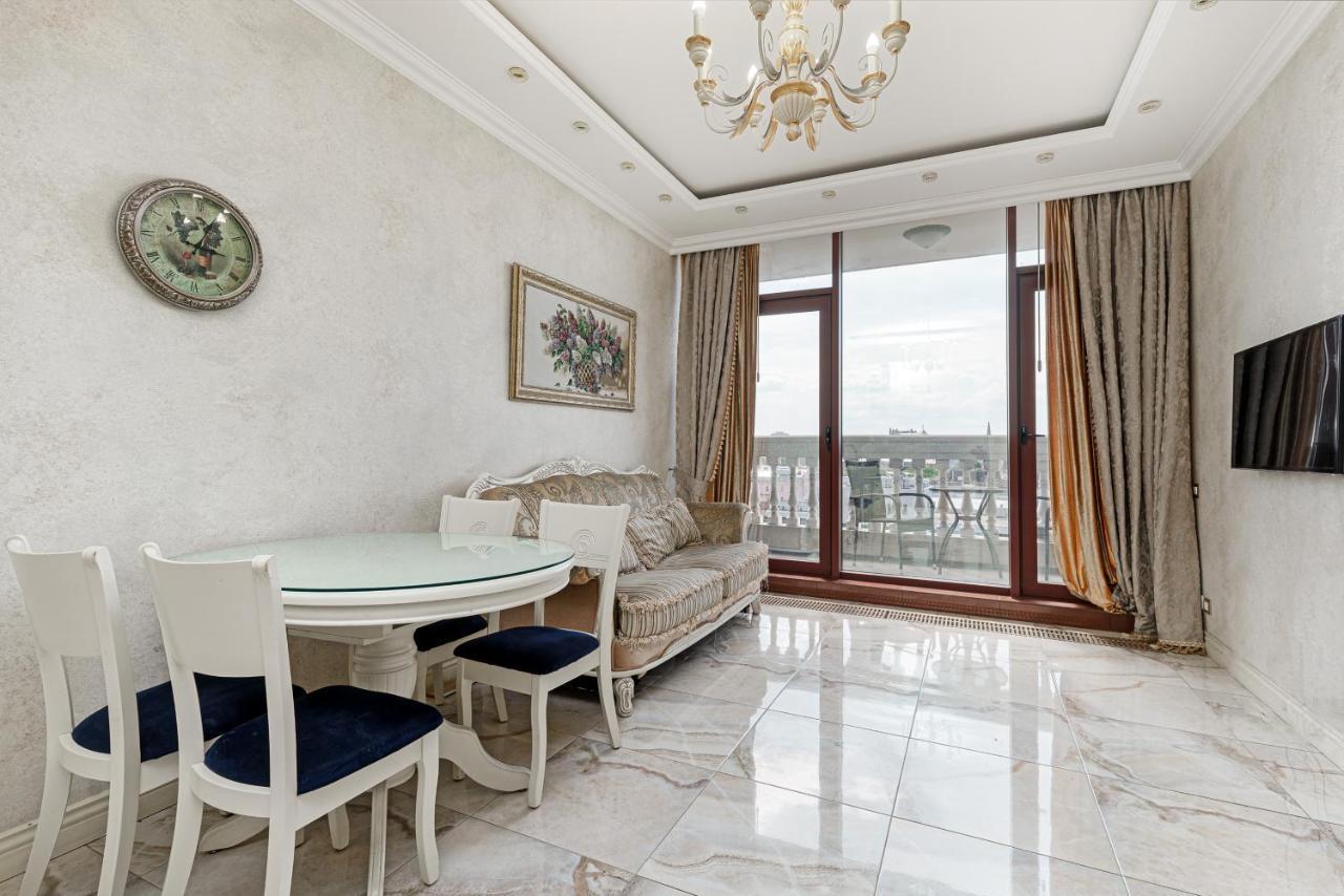 Greek Street Deluxe Apartment オデッサ エクステリア 写真