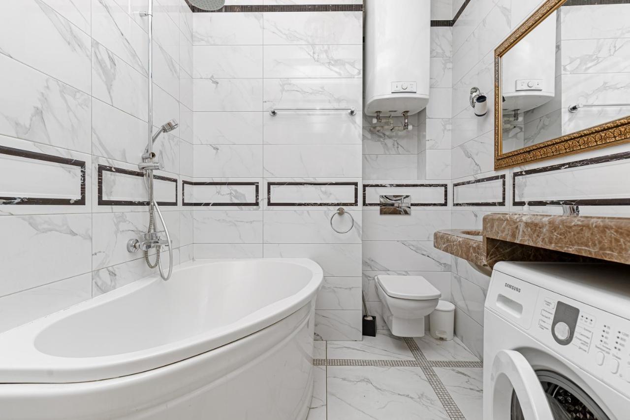 Greek Street Deluxe Apartment オデッサ エクステリア 写真