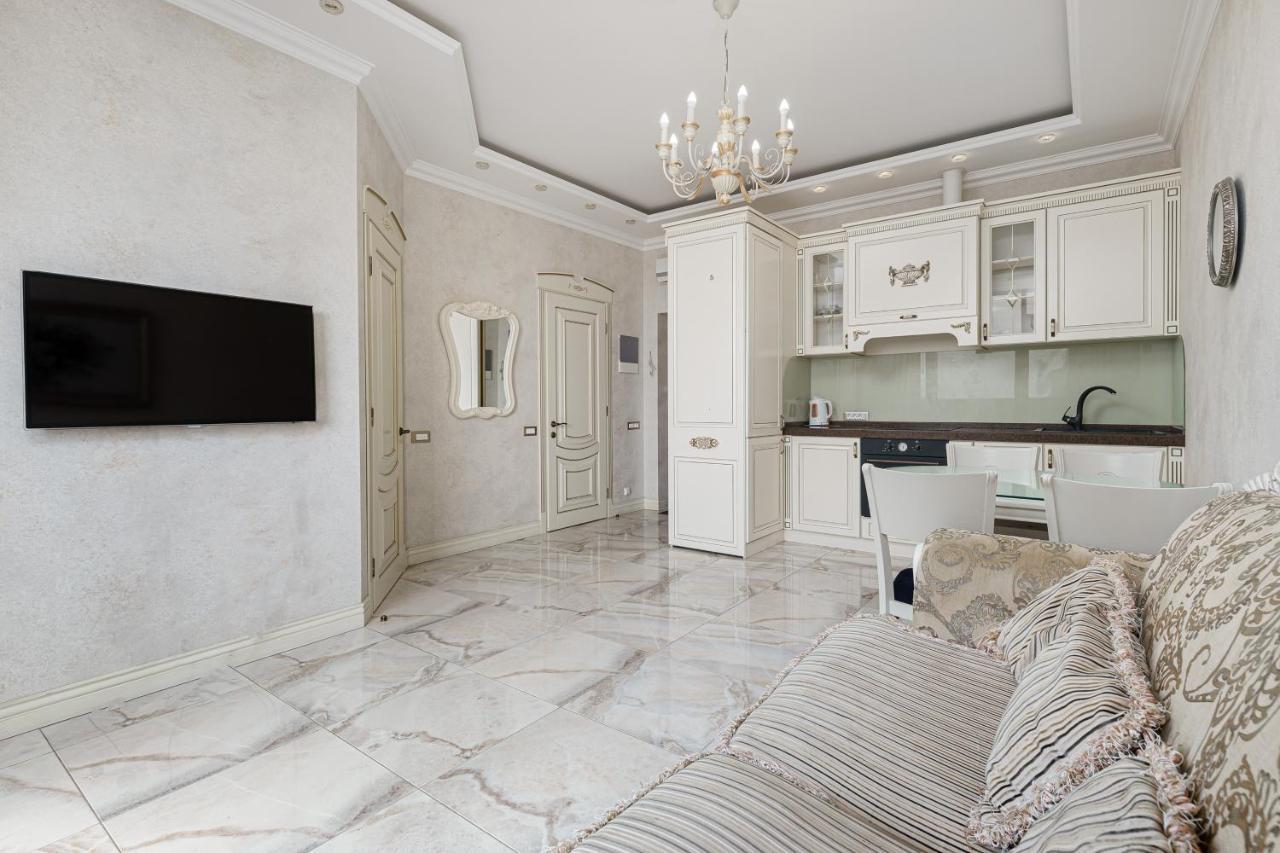 Greek Street Deluxe Apartment オデッサ エクステリア 写真